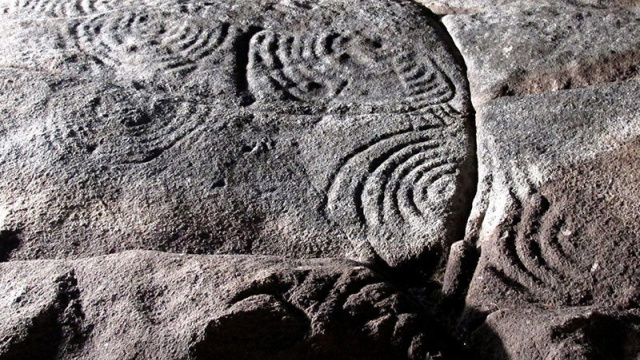 PETROGLYPHS AND CASTRO OF A CABECIÑA